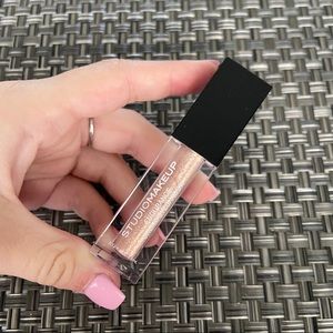 Studio Makeup “pink” endurance cream eyeshadow